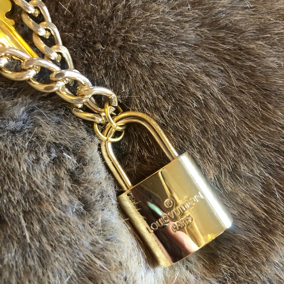 LOUIS VUITTON LOCK Necklace/Choker - Picture 3 of 8